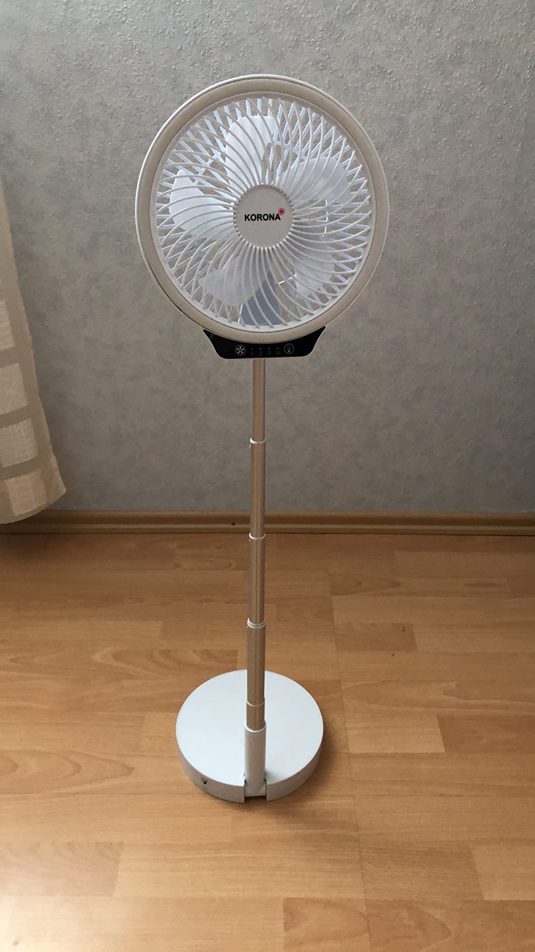 Korona 81010 Ventilatore Pieghevole a Batteria LED USB