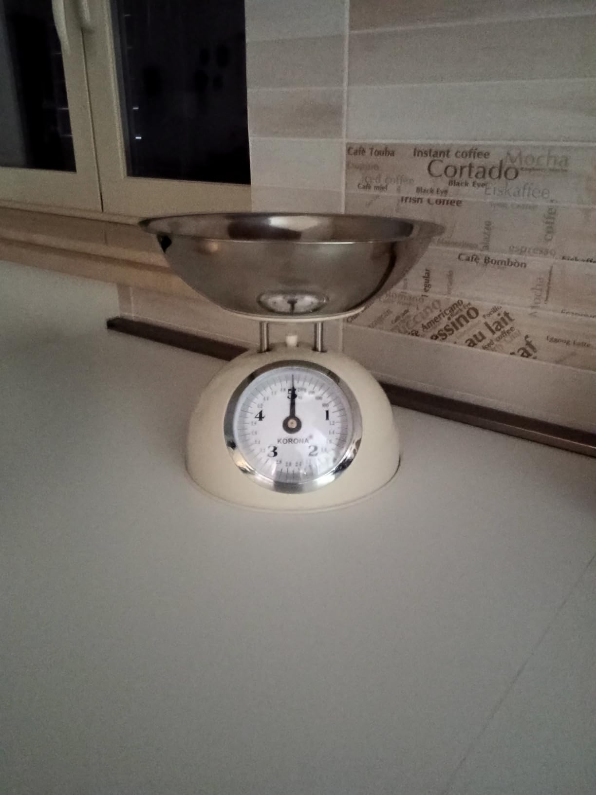 Korona Retro Bilancia Cucina Meccanica Crema 5 kg