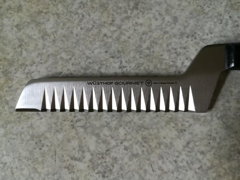 Wüsthof Gourmet coltello guarnire 10 cm ondulato
