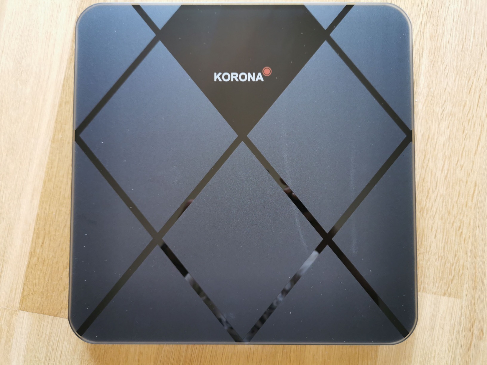 Korona Helena 73590 bilancia pesapersone nera 180 kg