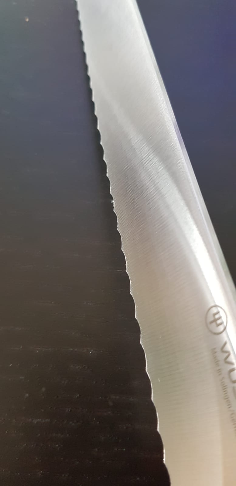 Wusthof Classic coltello pane 23 cm seghettato